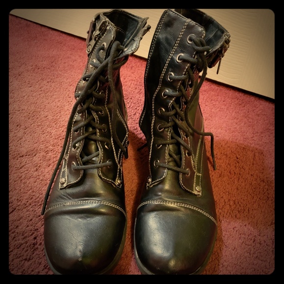 Guess Shoes - closet clean out 🎈 🎈G by Guss boots🎈